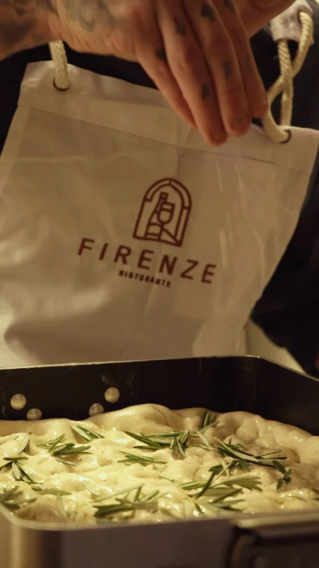Our Italian chef is revealing the secrets of perfect focaccia. You don’t have to make it – just come and taste it! 🍞

🇮🇹 FIRENZE 🇮🇹

#restoranas #bisteccheria #winebar #firenzevilnius #itališkasrestoranasvilnius #vilniusrestaurants