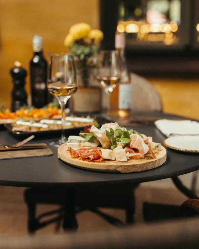 Italijos įkvėptas pasimatymas Firenze restorane 🍷 Rezervuokite staliuką, nuoroda – bio. 

🍋 FIRENZE 🍋
 
#restoranasfirenze #bisteccheria #winebar #firenzevilnius #itališkasrestoranasvilnius #vilniusrestaurants
