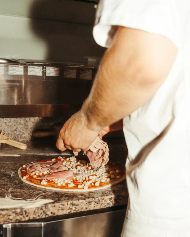 Amore at first bite. 🍕Nes tikra itališka pica – tai jausmas.

🇮🇹 FIRENZE 🇮🇹
 
#restoranasfirenze #bisteccheria #winebar #firenzevilnius #itališkasrestoranasvilnius #vilniusrestaurants